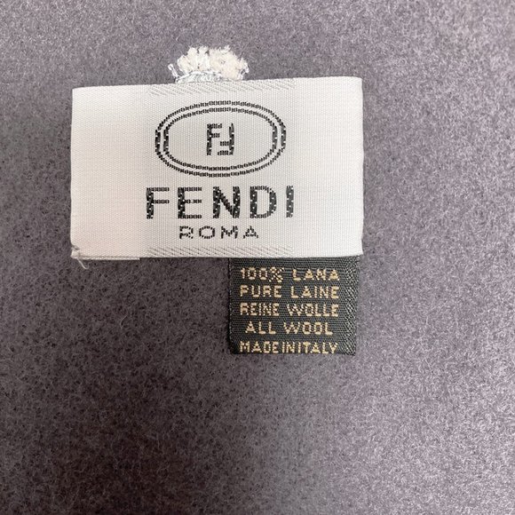 Fendi Roma Gray Wool Scarf Unworn Condition - Picture 5 of 5